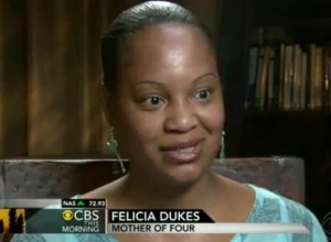 felicia dukes 300x220 Hero Lawyer Gives His House to a Homeless Family for a Year 