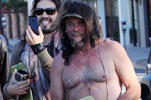 homeless+men+put+on+a+wacky+display+on+the+streets+of+West+Hollywood 300x199 Can you spot the difference? Russell Brand makes friends with three homeless men 